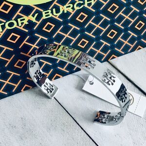 TORY BURCH LOGO HOLLOW BRACELET SILVER